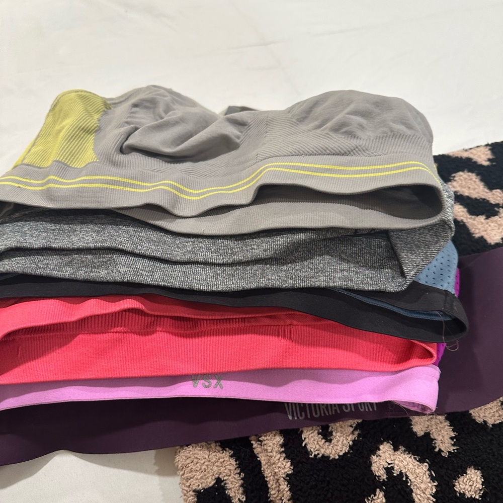 6 VS Sports bras
